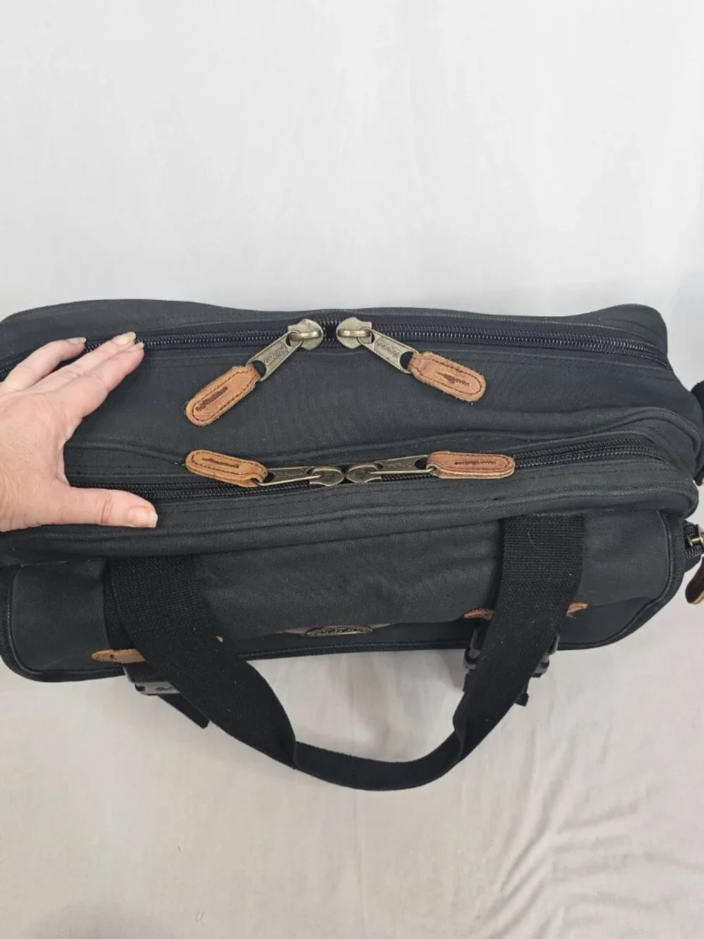 Cabela's Heavy Duty Canvas Messenger Laptop Travel Bag I  Leather Trim I Black